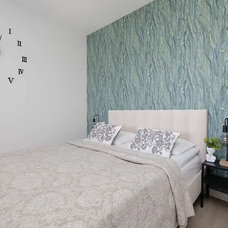 Modern With Terrace, Swimming Pool And Parking By Renters * Zegrze Poludniowe