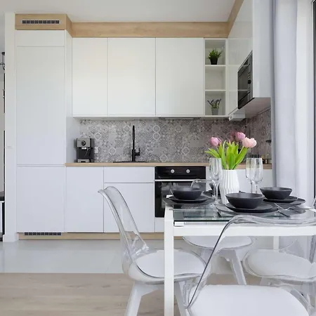 شقة Modern With Terrace, Swimming Pool And Parking By Renters
