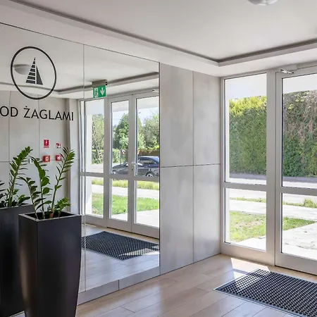 Modern With Terrace, Swimming Pool And Parking By Renters شقة