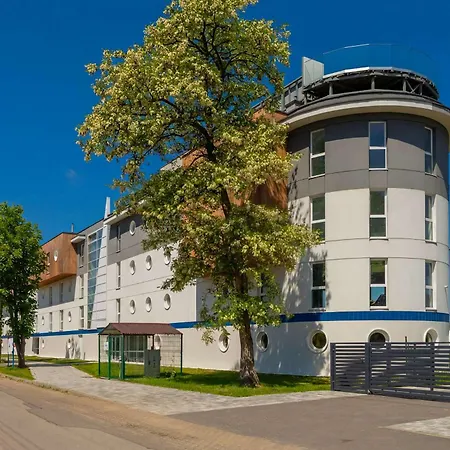 Modern With Terrace, Swimming Pool And Parking By Renters Zegrze Poludniowe